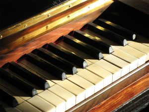 Skilled piano tuners in Alderwood Manor: Experts in piano tuning.