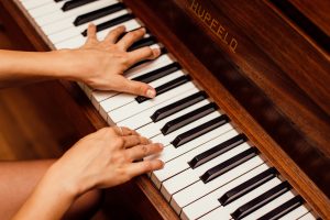 Professional piano tuners in Cottage Lake: Satisfying tuning results.