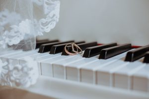 Experienced piano tuners in Lakeland North: We bring out your piano's charm.