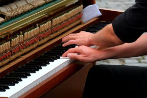 Precise piano tuners in Seattle